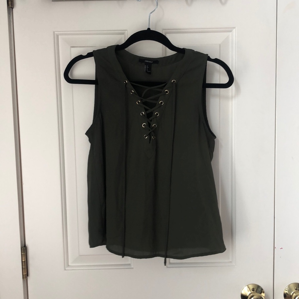 Lace up tank top!
